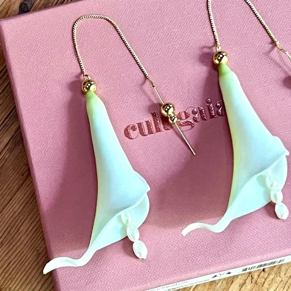 NWT Cult Gaia Calla Cultured Pearl Earrings - Picture 3 of 16